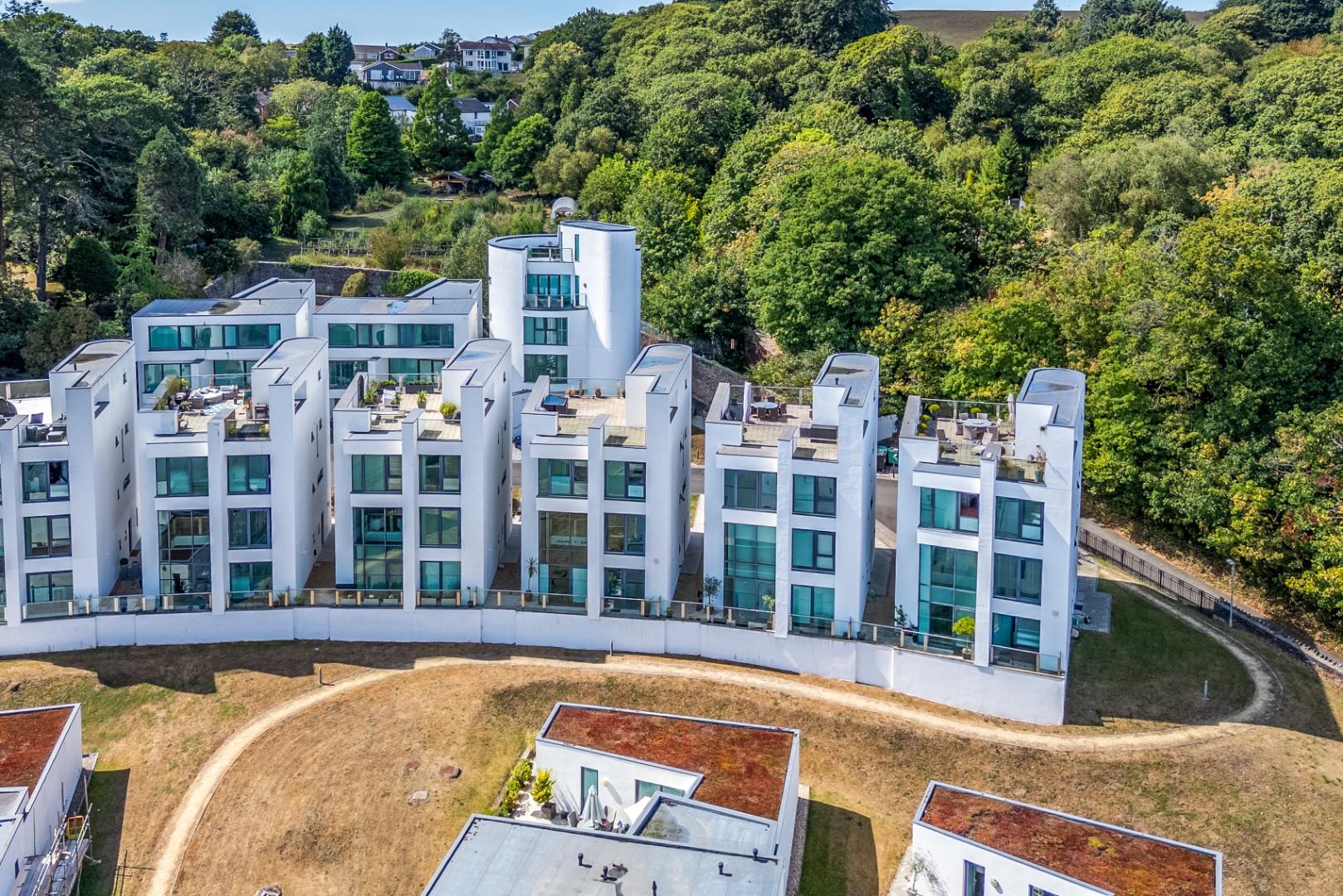 Upper Castle View, Blackpill, Swansea, SA3 5BY